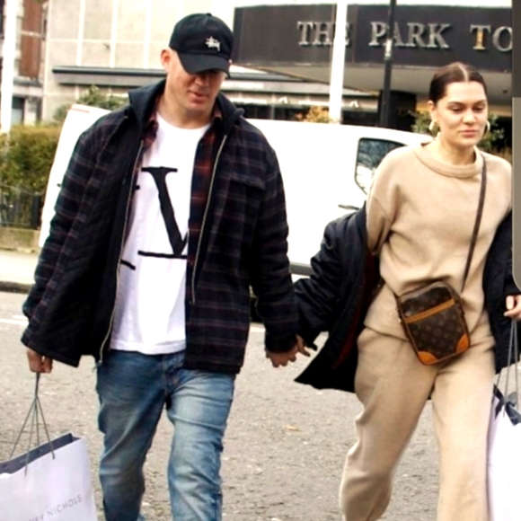 🔥😍Beautiful 😍 🔥 Authentic Louis Vuitton Danube PM - Picture 7 of 16